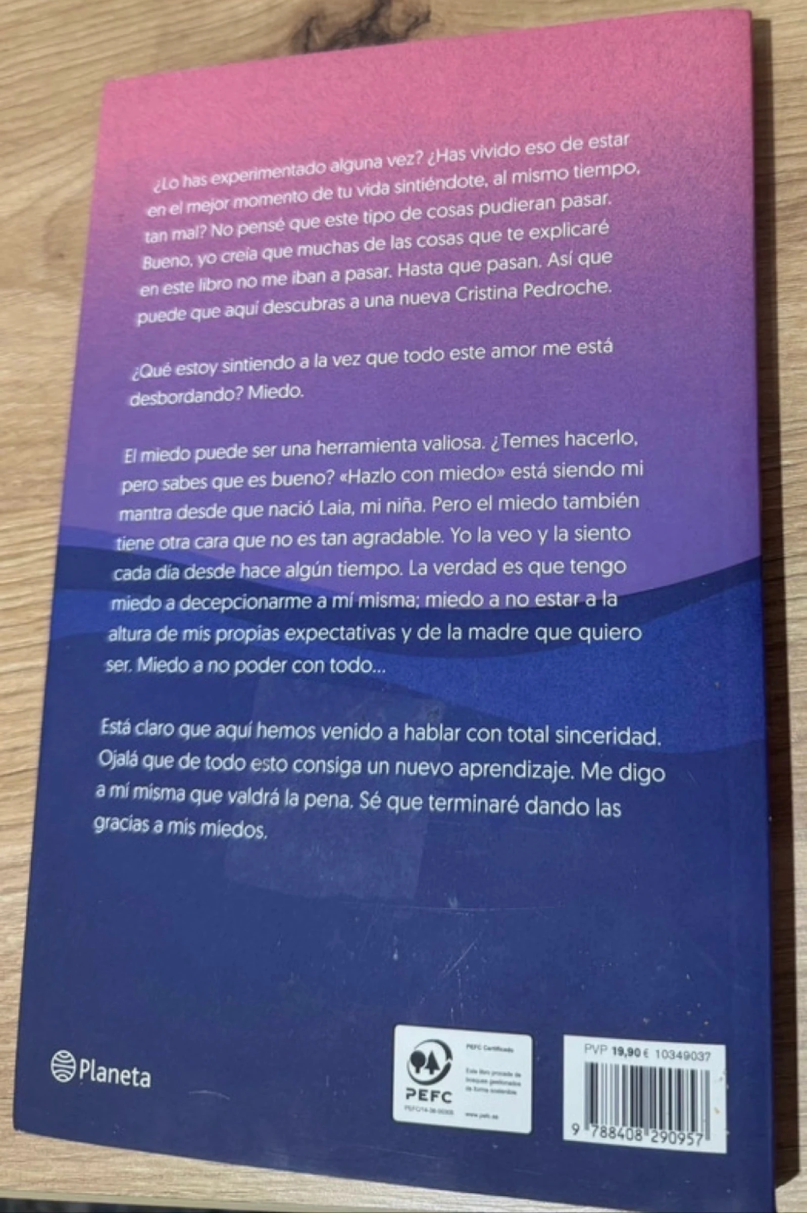 Livro Graças ao Medo (Cristina Pedroche) – photo 2